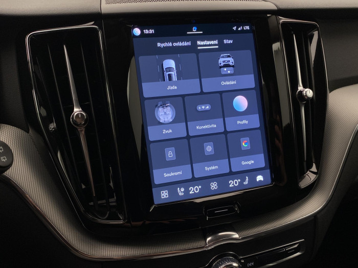 Volvo XC60 B5 AWD DARK PLUS AUT CZ