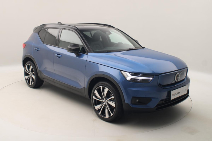 Volvo XC40 P8 AWD RECHARGE AUT REZERVACE