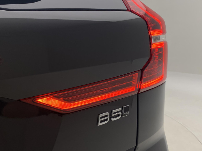 Volvo XC60 B5 AWD DARK PLUS AUT