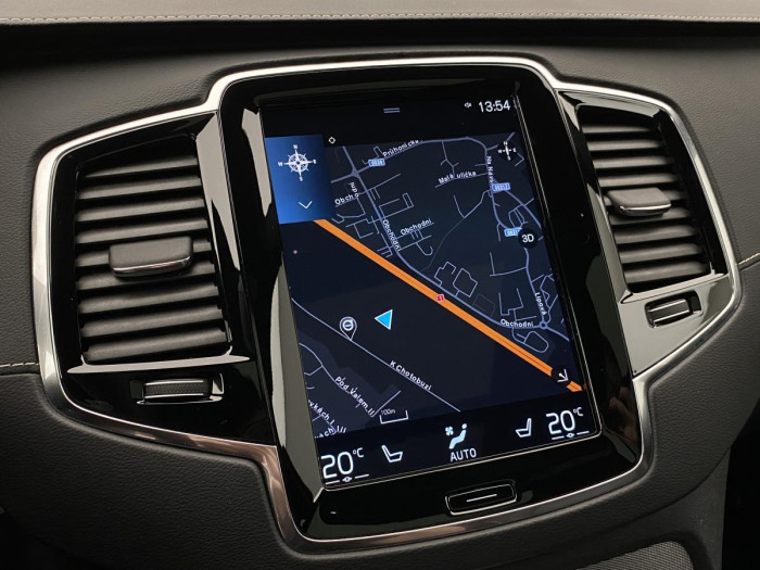 Volvo XC90 T8 AWD R-DESIGN REZERVACE