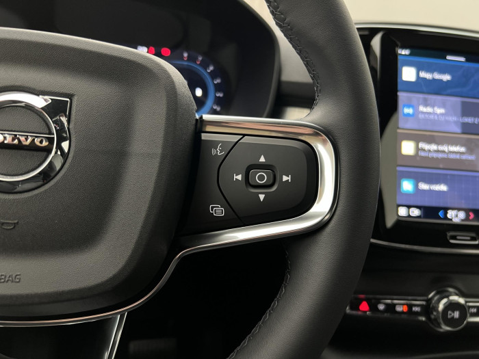 Volvo XC40 B4 AWD CORE AUT