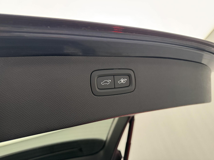 Volvo XC90 B5 AWD R-DESIGN AUT CZ