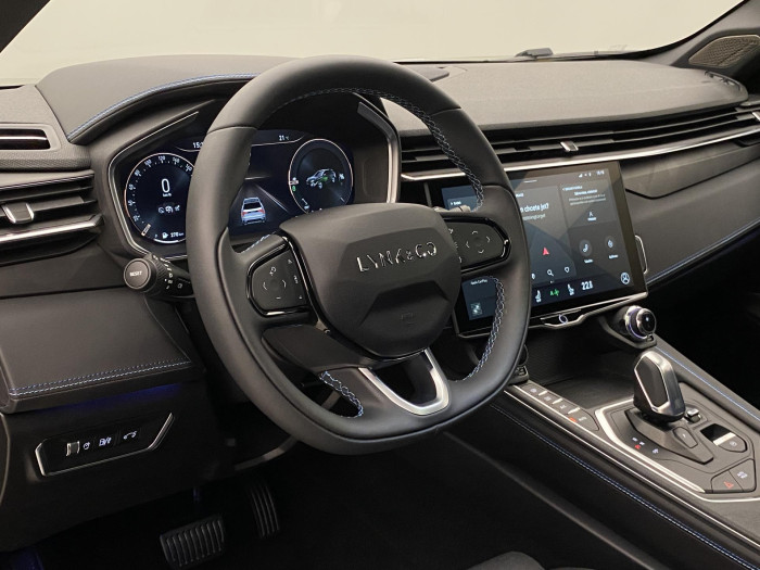 Lynk & Co 01 PHEV DCT AUT 1.maj