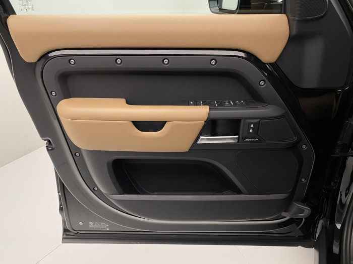 Land Rover Defender 110 D300 X-DYNAMIC HSE AWD AUT 3.0 d Dynamic