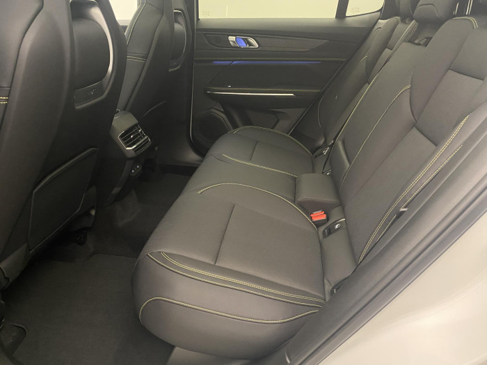 Lynk & Co 01 01 MORE PHEV