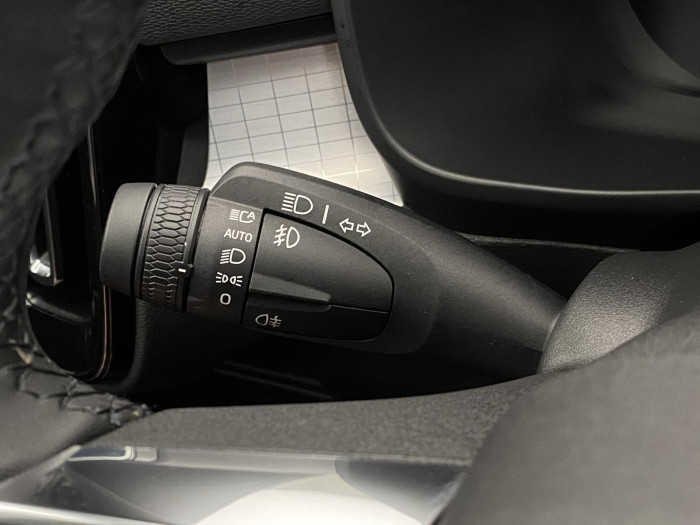 Volvo XC40 B5 AWD PLUS AUT REZERVACE