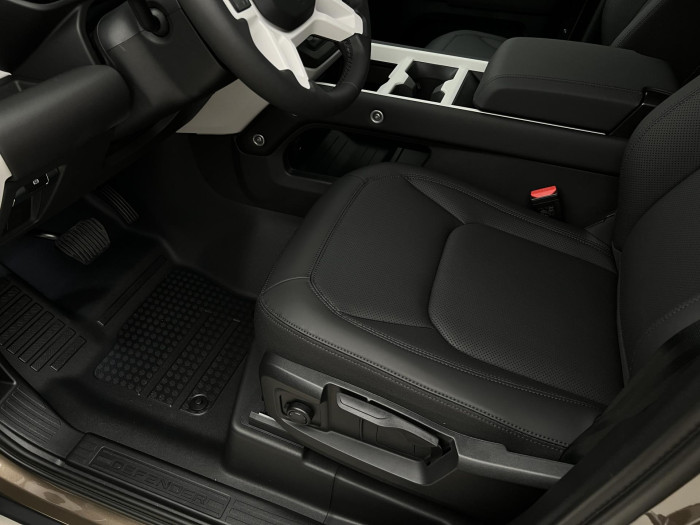 Land Rover Defender 110 D200 S AWD Aut REZERVACE 3.0 d