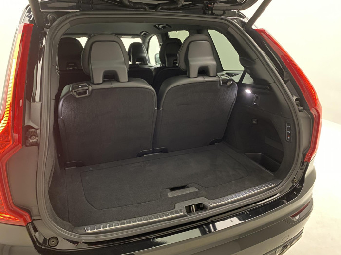 Volvo XC90 T6 AWD R-DESIGN REZERVACE