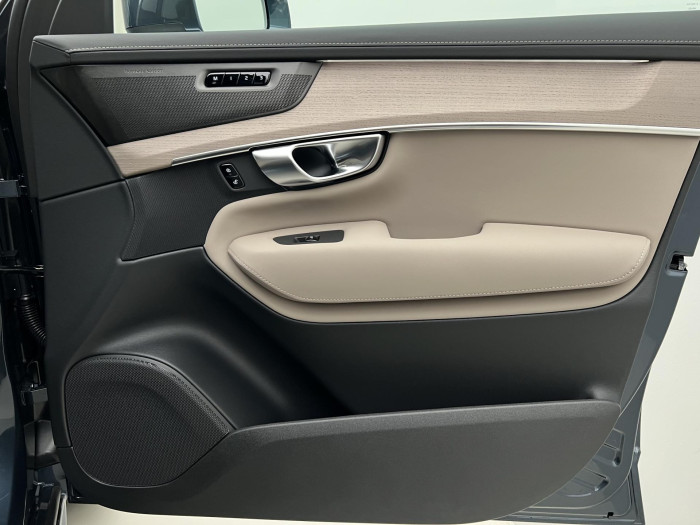 Volvo XC90 T8 AWD RECHARGE BRIGHT PLUS
