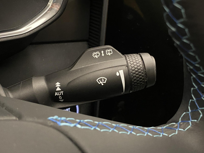 Lynk & Co 01 HEV DCT AUT 1.maj