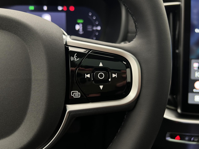 Volvo XC90 T8 AWD RECHARGE DARK ULTRA AUT