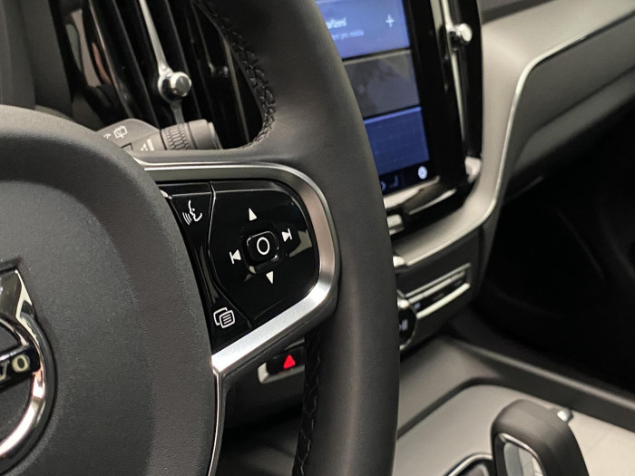 Volvo XC60 B4 AWD PLUS DARK AUT CZ