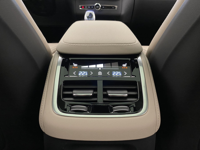 Volvo XC90 T8 AWD RECHARGE BRIGHT ULTRA 7