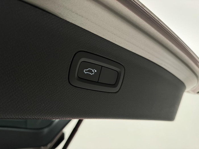 Volvo XC90 B5 AWD MOMENTUM REZERVACE 2.0 Momentum