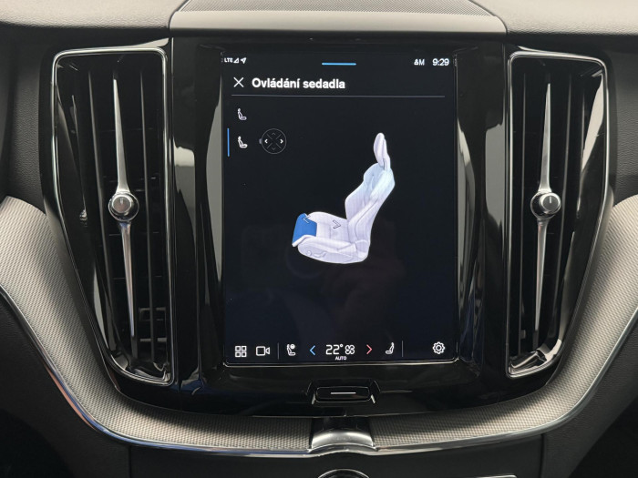 Volvo XC60 B5 AWD DARK PLUS CZ 1.maj