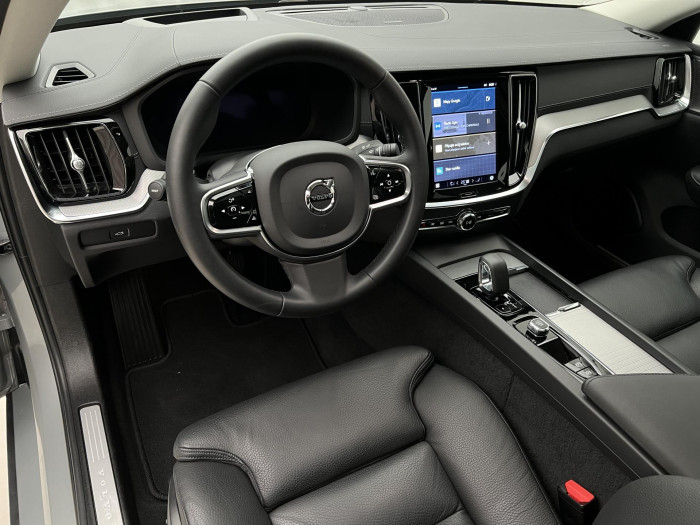 Volvo S60 B5 AWD ULTIMATE DARK AUT 1.maj