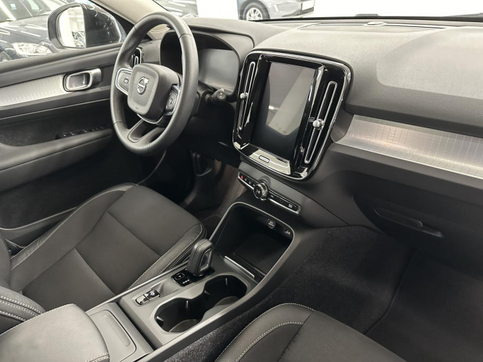 Volvo XC40 T3 MOMENTUM AUT REZERVACE 1.5 Momentum
