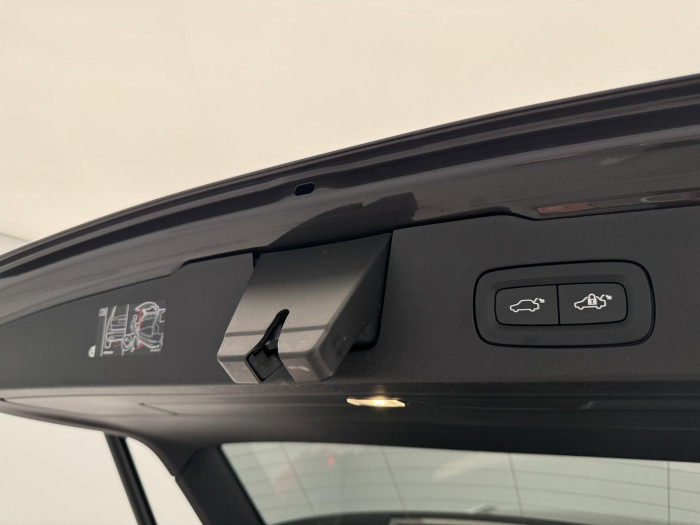 Volvo V60 CC B5 AWD PLUS BRIGHT 1.maj