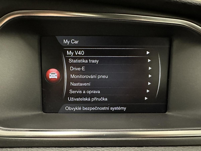 Volvo V40 T2 BLACK EDITION REZERVACE 2.0 Edition