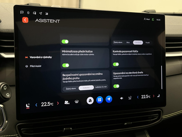 Lynk & Co 01 MORE PHEV