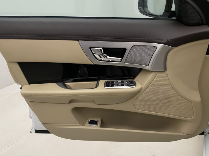 Jaguar XF 3.0 V6D AUT CZ 3.0 d