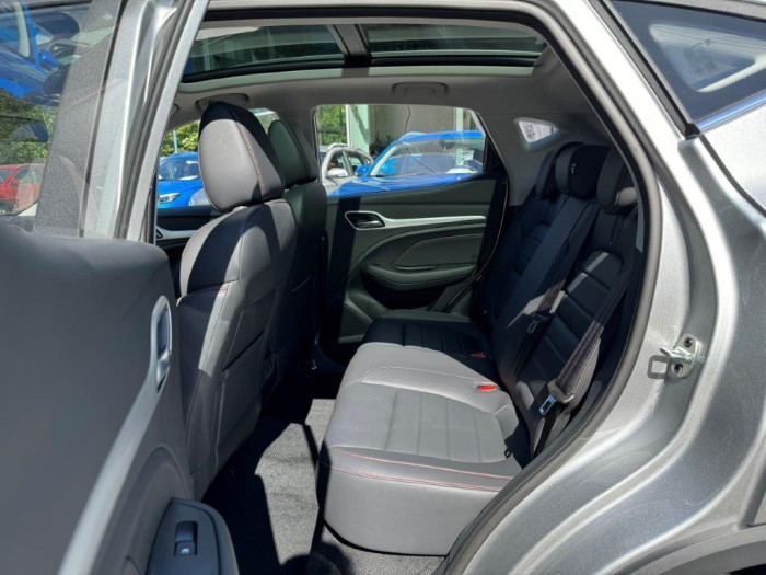 MG ZS ELEGANCE SKLADEM 1.0 Elegance