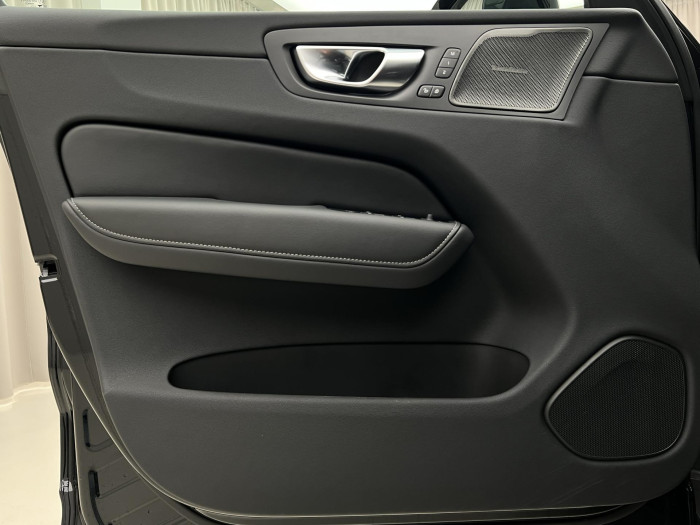 Volvo XC60 B5 AWD PLUS DARK AUT 1.maj.