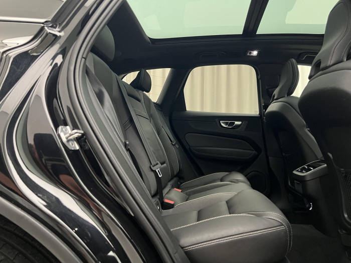 Volvo XC60 T6 AWD R-DESIGN AUT