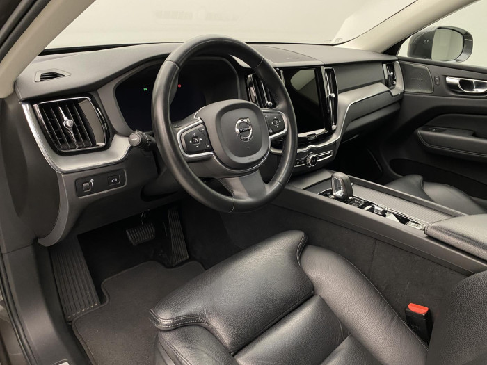 Volvo XC60 B5 AWD MOMENTUM AUT 2.0 Momentum