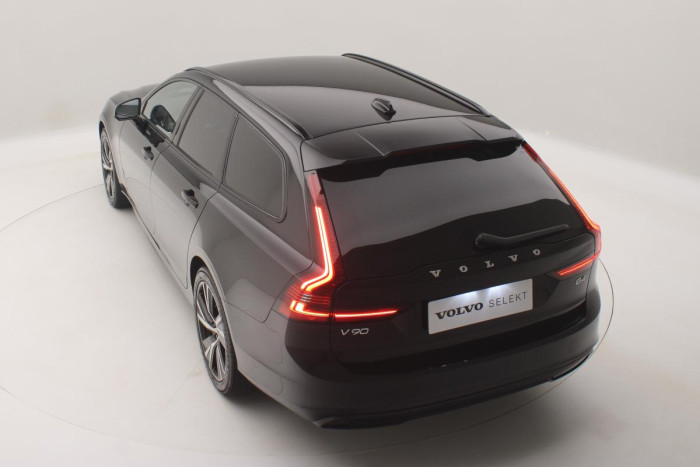 Volvo V90 B4 PLUS DARK AUT REZERVACE 2.0 Plus