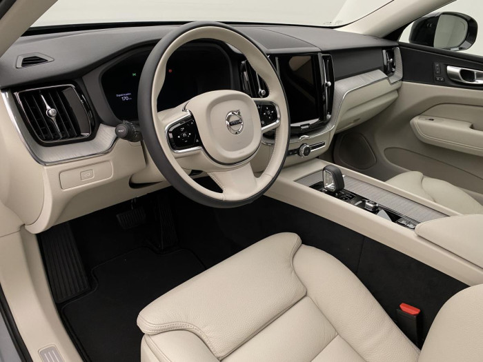 Volvo XC60 B4 AWD AUT DARK PLUS 2.0 Plus