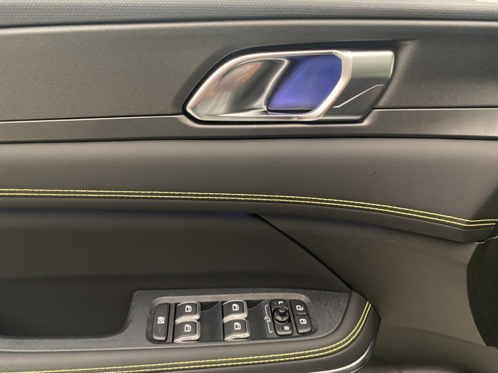 Lynk & Co 01 01 MORE PHEV