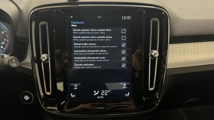 Volvo XC40 T3 MOMENTUM AUT REZERVACE 1.5 Momentum