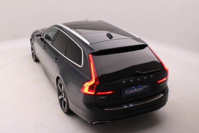 Volvo V90 D5 AWD R-DESIGN REZERVACE 2.0 d