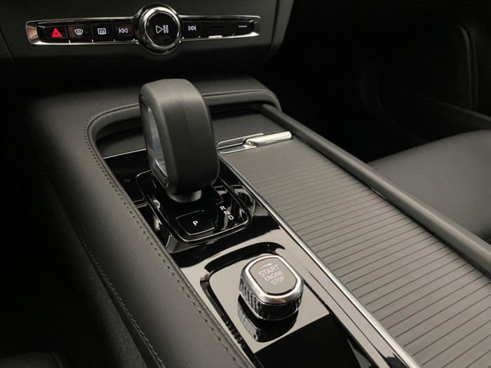 Volvo V90 CC B4 AWD CORE AUT REZERVACE 2.0 CC CC