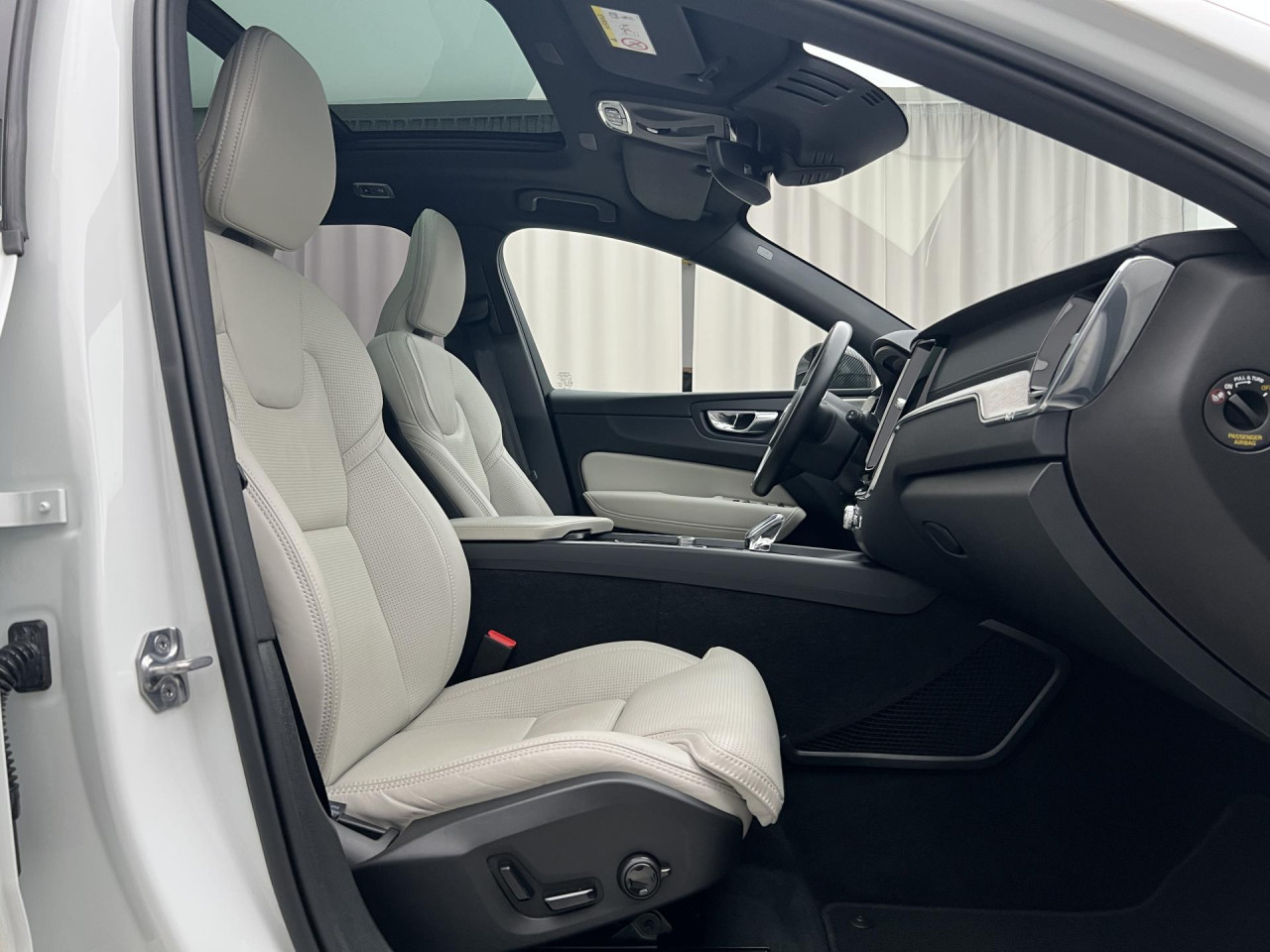 Volvo XC60 B5 AWD INSCRIPTION AUT CZ