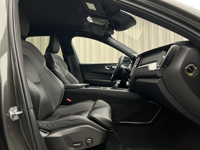 Volvo XC60 T4 R-DESIGN AUT