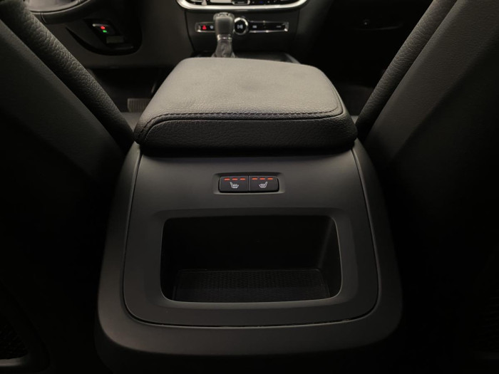 Volvo V60 CC T5 AWD MOMENTUM REZERVACE 2.0 CC CC Momentum