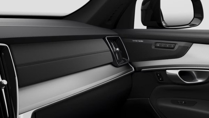 Volvo XC90 B5 AWD BLACK EDITION PLUS 7