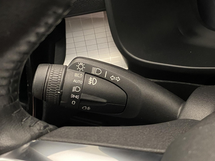 Volvo XC40 B4 MOMENTUM REZERVACE 2.0 Momentum
