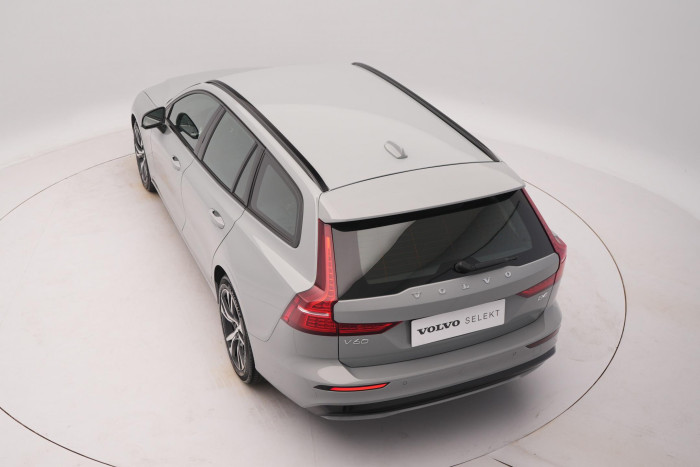 Volvo V60 B4 PLUS DARK CZ 1.maj