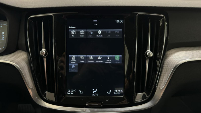 Volvo V60 T4 INSCRIPTION REZERVACE