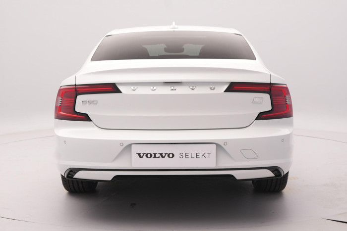 Volvo S90 T8 AWD RECHARGE REZERVACE
