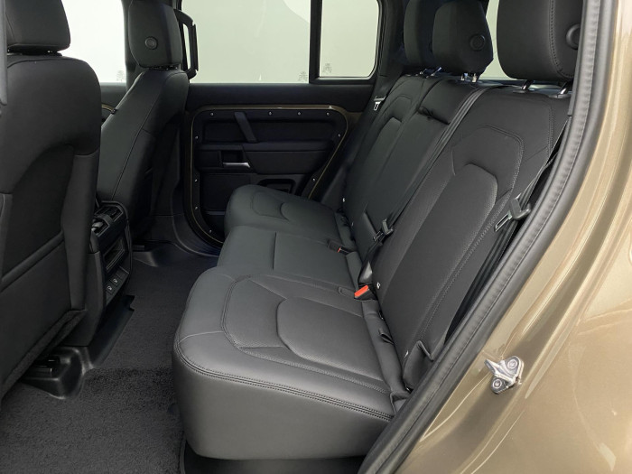 Land Rover Defender 110 D300 X-DYNAMIC SE AWD AUT 3.0 d Dynamic SE