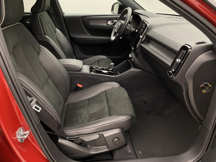 Volvo XC40 T4 AWD R-DESIGN AUT