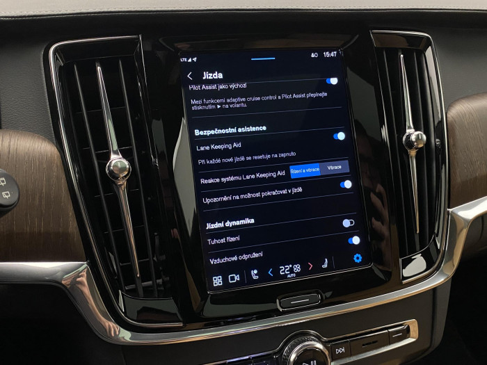 Volvo V90 CC B4 AWD ULTIMATE AUT CZ 2.0 CC CC