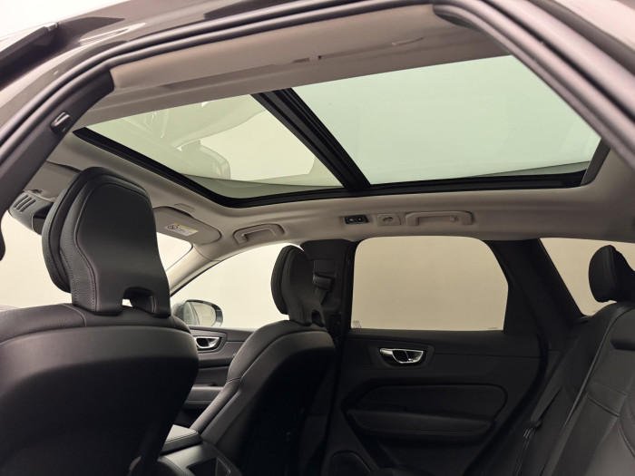 Volvo XC60 B4 AWD INSCRIPTION AUT