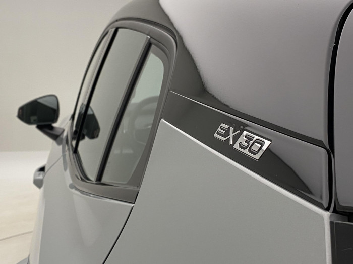 Volvo EX30 PURE ELECTRIC TWIN AWD ULTRA