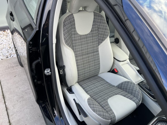 Volvo V40 T3 MOMENTUM Aut CZ 1.5 Momentum