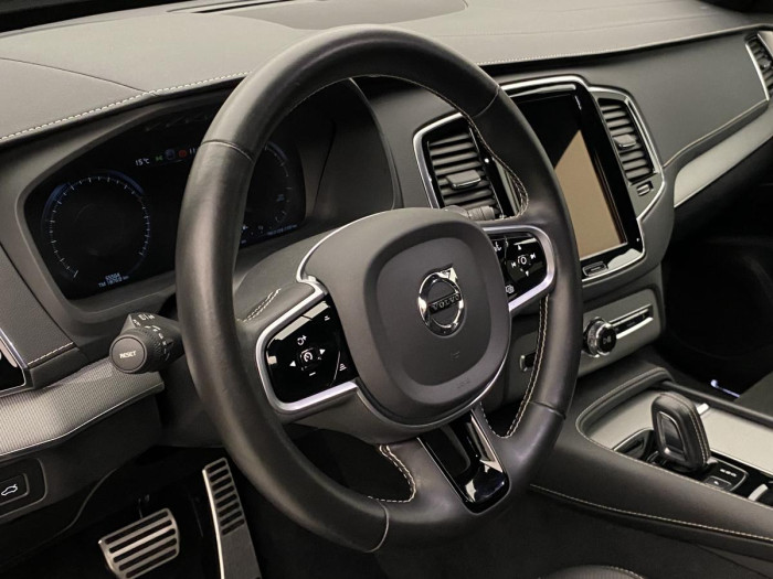 Volvo XC90 B6 AWD R-DESIGN AUT REZERVACE